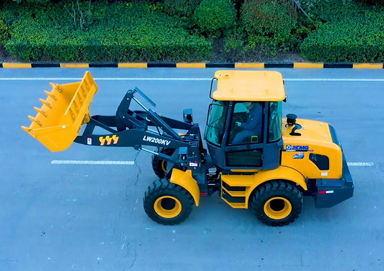 XCMG Official 2 ton mini front loader LW200KV Chinese tractor front end loader for sale